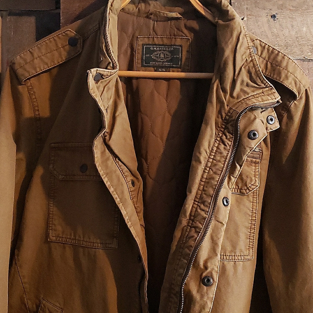 Rugged Military Jacket w Epaulets on shoulders,mock collar, and quilted lining